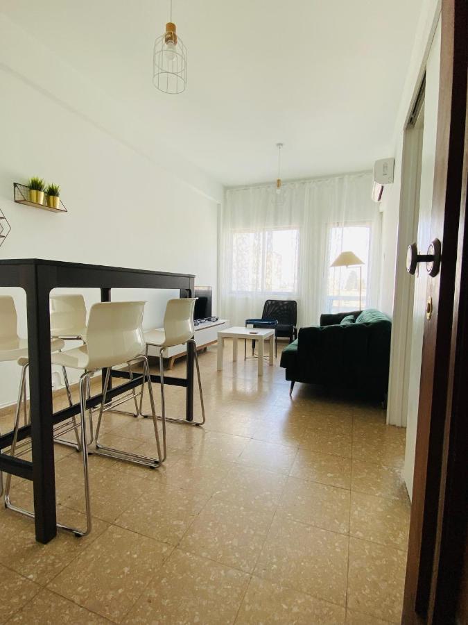 Simple One Bedroom Flat In Engomi Екстер'єр фото
