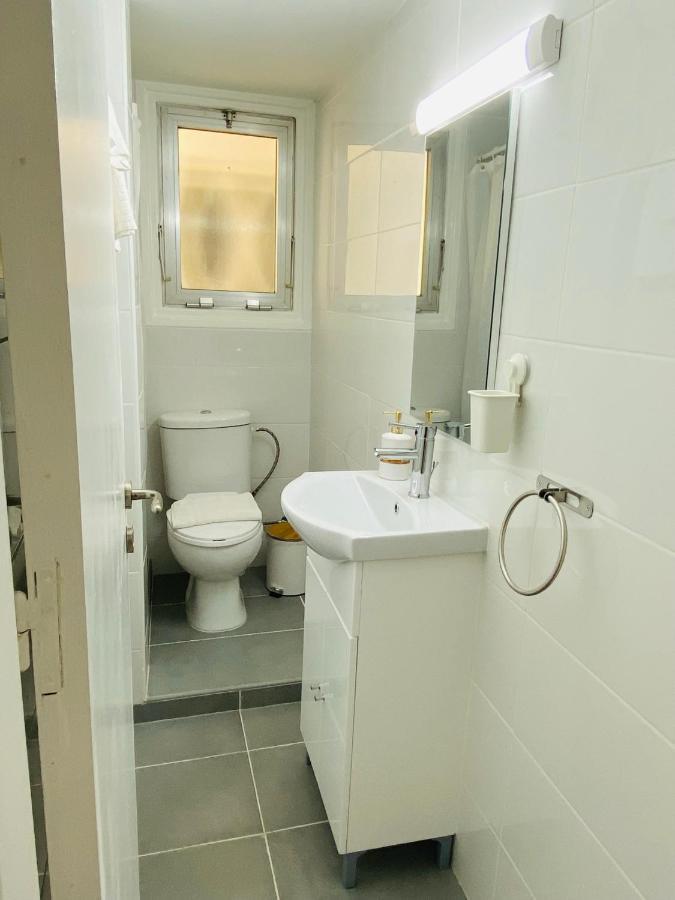Simple One Bedroom Flat In Engomi Екстер'єр фото